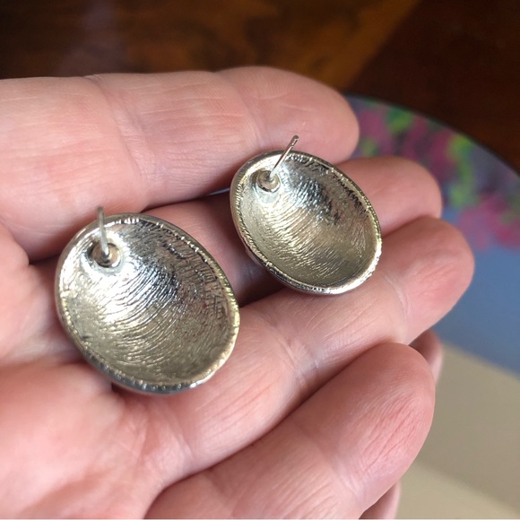 Vintage oval red enamel silver setting pierced earrings - Picture 8 of 9